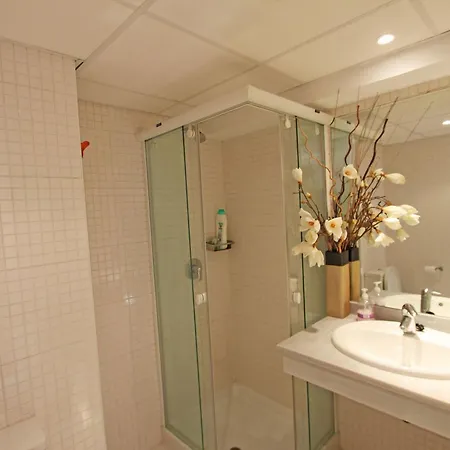 1039 Front 2 Line Penthouse Apartment