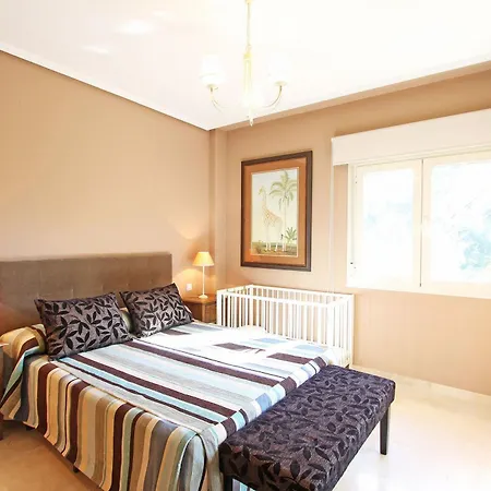 1039 Front 2 Line Penthouse Apartment *