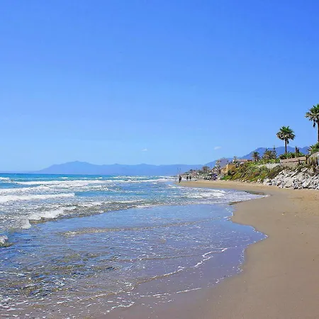 1039 Front 2 Line Penthouse * Marbella